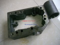 康明斯KTA19-DM船機發(fā)動機搖臂室3202193
